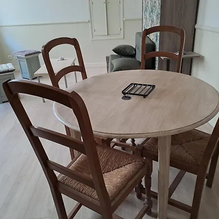 Grand Studio Neuf En Centre Ναρμπόν